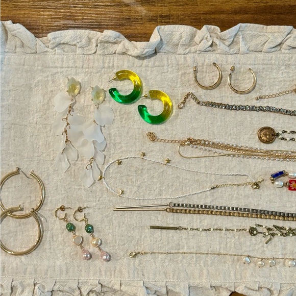 20+ Piece Jewelry Lot (New&Used) - Picture 4 of 5